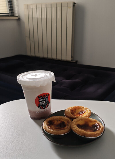 10.18 红豆沙椰乳茶 蛋挞