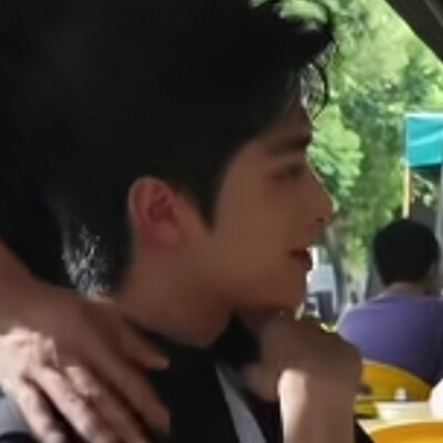 弟弟为什么这样看我