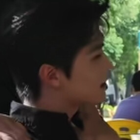 弟弟为什么这样看我