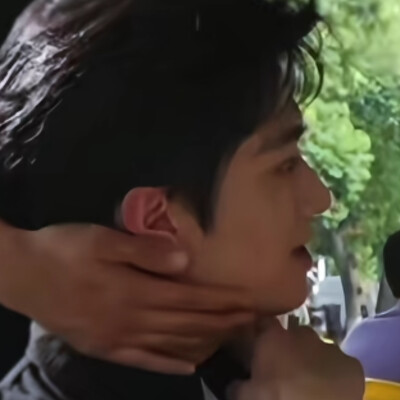 弟弟为什么这样看我