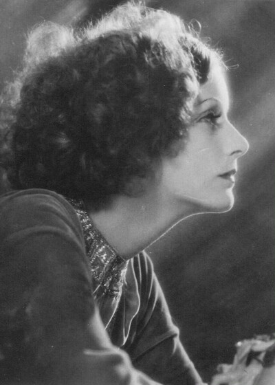 1931年，葛丽泰·嘉宝在《恋痕》中。 ​​​