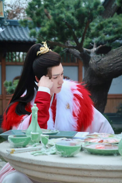 神隐 鴻奕 李昀税