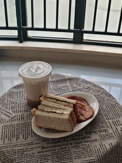 11.23 红豆沙椰乳茶 三明治 鸡排