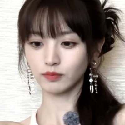 我好喜欢这套呀，他拍自拍都好看！