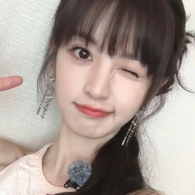 我好喜欢这套呀，他拍自拍都好看！