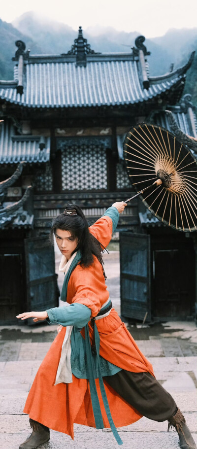 余承恩《天书黎明》顾天