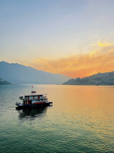半江瑟瑟半江红（巫山 宁江渡）来自小红书我要去66