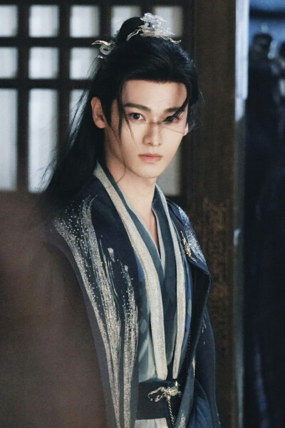  入青云 言笑 全伊伦