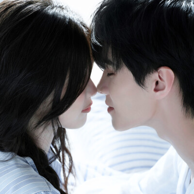 所有人拿出智能手机看我们小双轨 ^ ^！