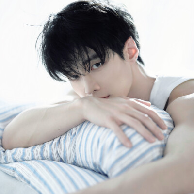 所有人拿出智能手机看我们小双轨 ^ ^！