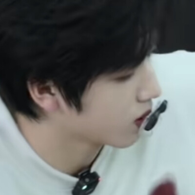 走tx就是我的死期，被发现一天回一段的我五秒钟发一次空间，那我老冯都在天上飞了