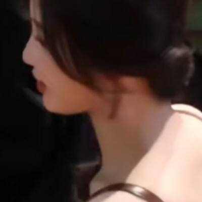 妹妹买菜哥哥结账