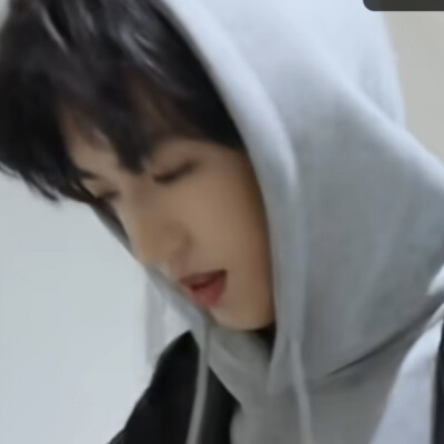 你是我的唯一呀，我们只有彼此，不要有别人好不好，你只有我，我也只有你，好吗(´-ω-`)