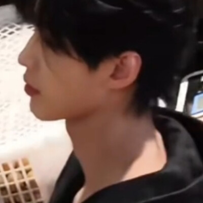 妹妹买菜哥哥结账