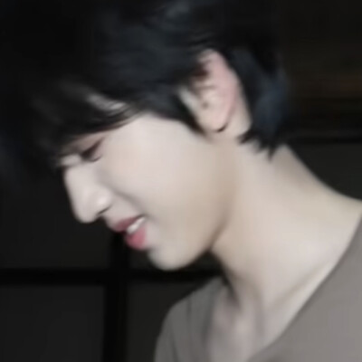 你是我的唯一呀，我们只有彼此，不要有别人好不好，你只有我，我也只有你，好吗(´-ω-`)