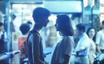 我告诉你啦，这年头没有人知道自己要什么，为什么要每天在那边看电视、看八卦杂志、看畅销书、甚至看广告，为的是什么？为的是想听别人告诉他怎么过日子---《麻将》