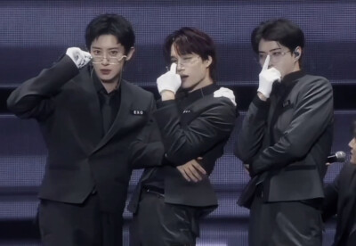 朴灿烈 金钟仁 吴世勋 EXO