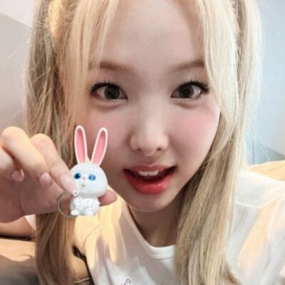 我懒得单发了！总是都是特别美萌的自拍～