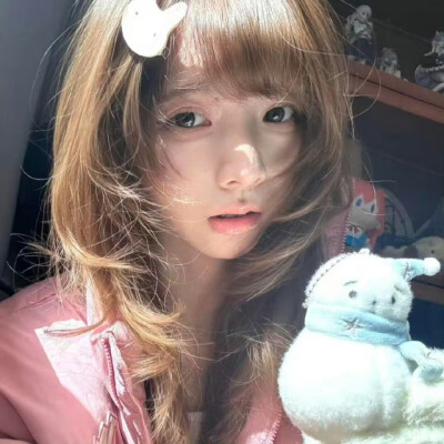 ❤️巴卡茶旅❤️＃生命力女生头像 ​​​＃Wechat氛围感女头＃夏日头像＃自由感＃自然系＃蝴蝶女孩头像＃艺术感头像＃胶片感头像＃复古＃棕色系