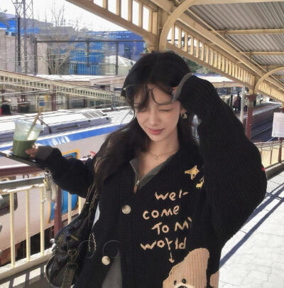 ❤️巴卡茶旅❤️＃生命力女生头像 ​​​＃Wechat氛围感女头＃夏日头像＃自由感＃自然系＃蝴蝶女孩头像＃艺术感头像＃胶片感头像＃复古＃棕色系