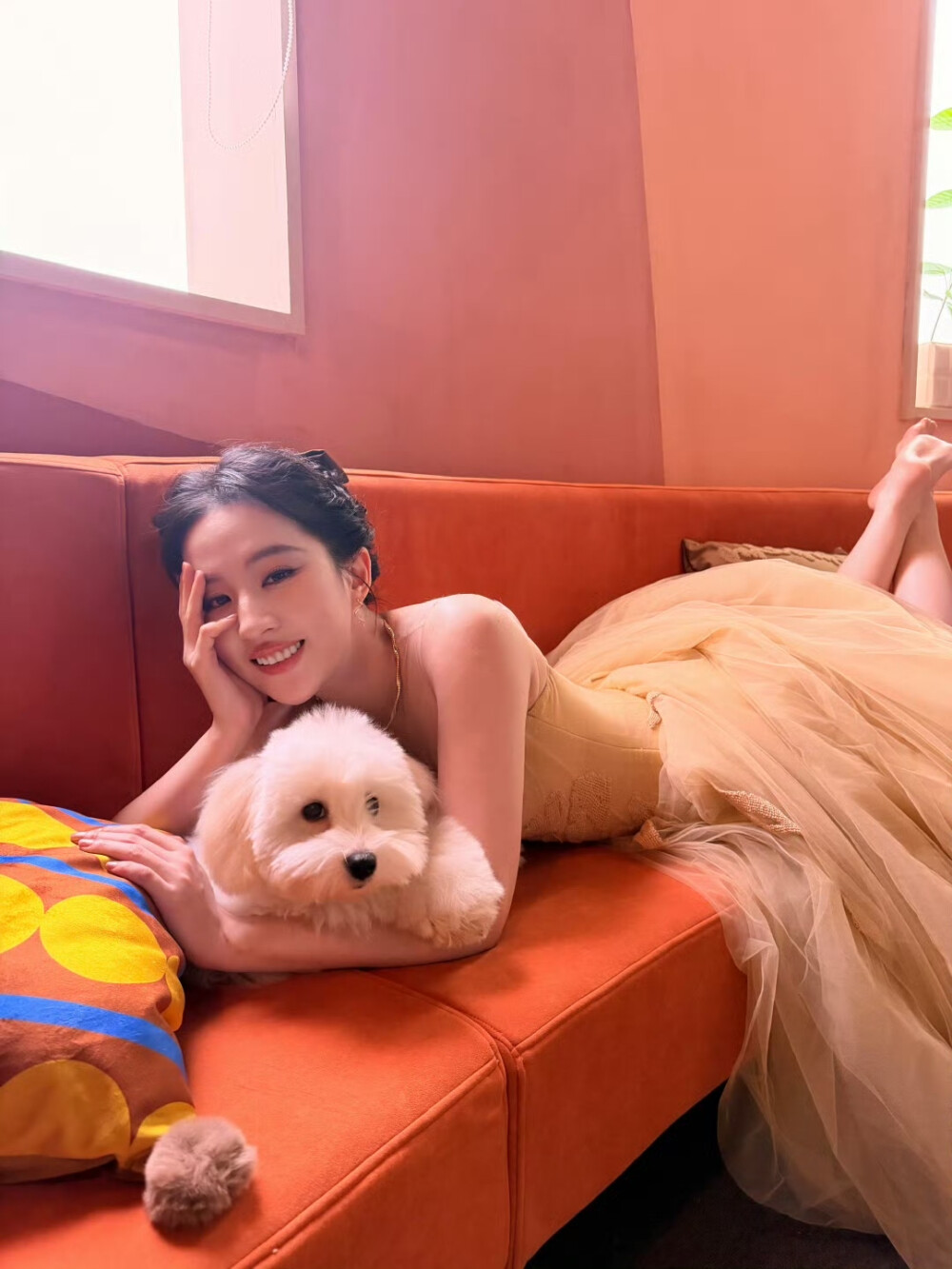 刘亦菲德芙巧克力芙气杯广告
刘亦菲德芙巧克力全球品牌代言人2025.12.10