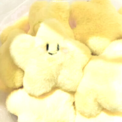  我本是豪门千金却遭清纯绿茶陷害 家族不认我这个女儿 未婚夫抛我而去 我隐姓埋名在一富豪人家做仆人 一不小心与大少爷陷入爱河 在大少爷地支持下我卷土重来 一脚踏入我的家族大门 缓缓开口吐出几个字：来爱奇…