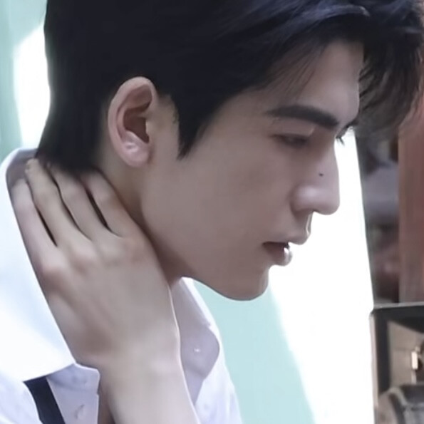 吃巧克力记得要擦嘴巴