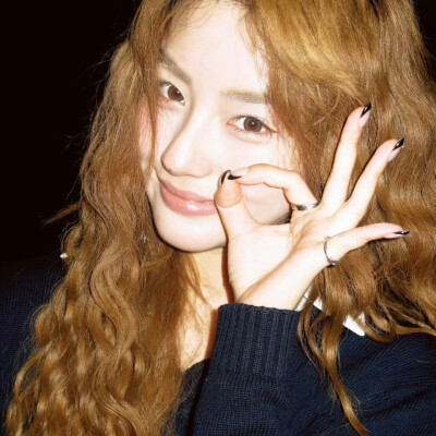 ❤️巴卡茶旅❤️＃生命力女生头像 ​​​＃Wechat氛围感女头＃夏日头像＃自由感＃自然系＃蝴蝶女孩头像＃艺术感头像＃胶片感头像＃复古＃棕色系