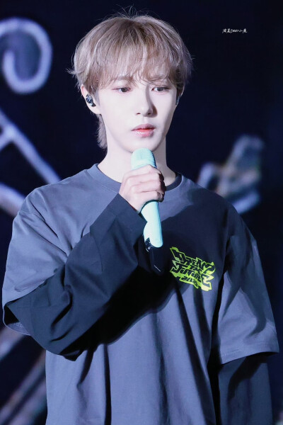 黄仁俊 饭拍高清