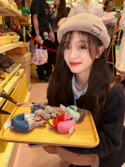 吴宣仪微博更新