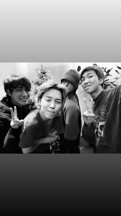 251214
金南俊更新story