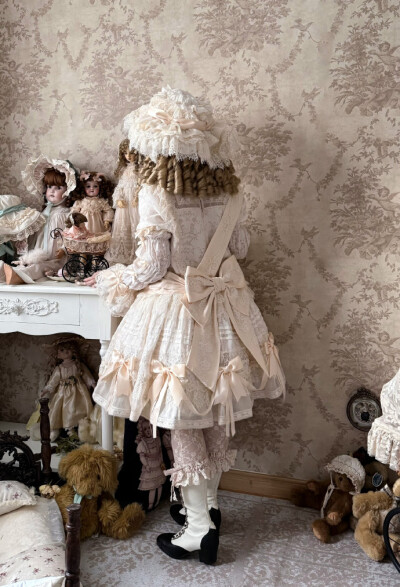 一下就get到了低腰款啊，穿上真的好像洋娃娃呀