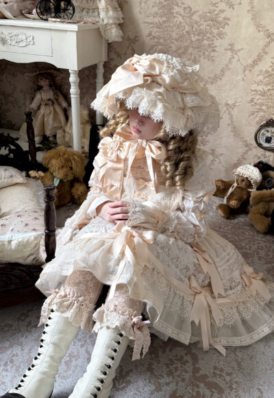 一下就get到了低腰款啊，穿上真的好像洋娃娃呀