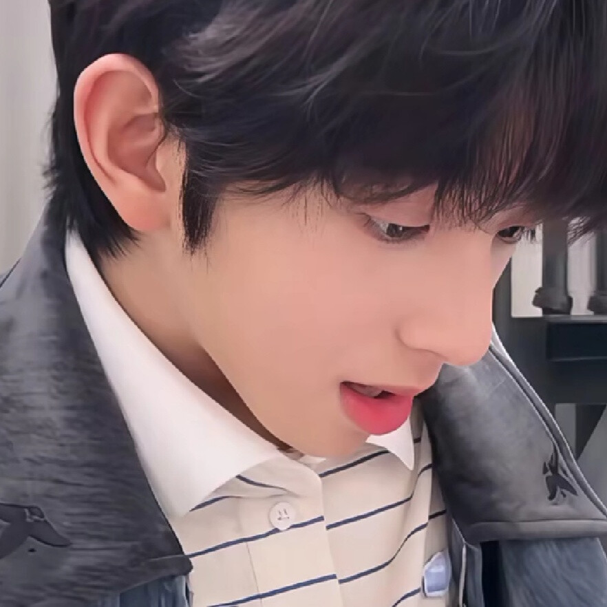 第一次遇见阴天遮住你侧脸