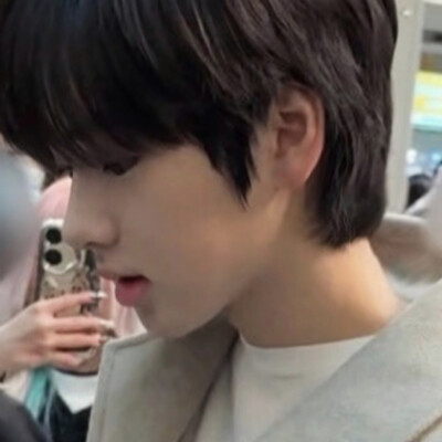 ψ( • ̀ω •́ キ)↝