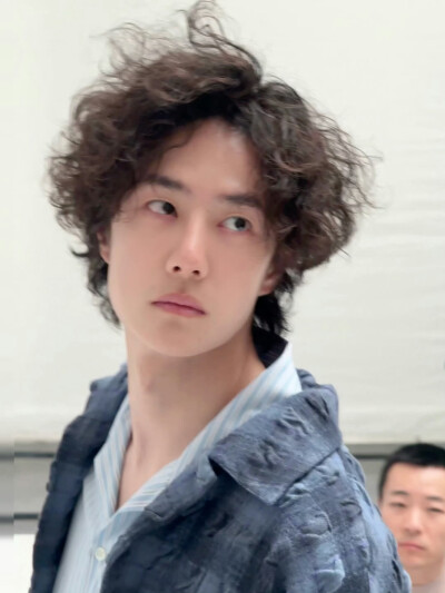 #王一博[超话]# · #王一博T锦绣12月刊封面#
整点小实况[收到]@UNIQ-王一博 ​​​