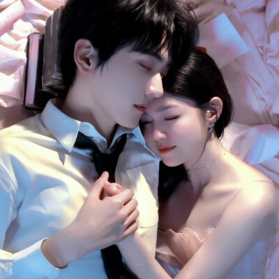 - 恋爱ing 。
#狙击蝴蝶# ​​​