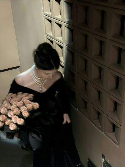 我自甘堕落 救我就是害我。