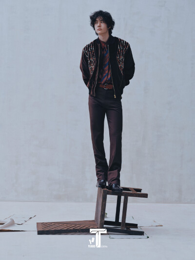 #王一博T锦绣12月刊封面#
#王一博纯粹素颜杂志大片#
#王一博一个人的狂欢杂志大片# ​​​