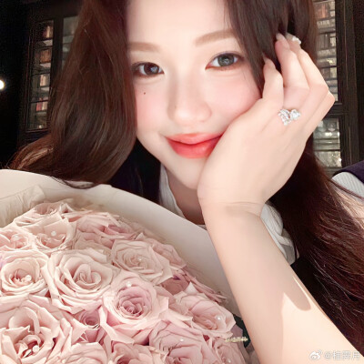 工作轻松愉快闷声发大财，远超他人的优秀自信
气质优雅大方有魅力，人缘超好被团宠，被爆超多金币的恋爱赢家，被贵人提携平步青云
用了能召唤大财富成为美女富婆的头像 