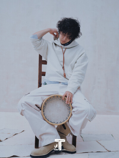 #王一博T锦绣12月刊封面#
#王一博纯粹素颜杂志大片#
#王一博一个人的狂欢杂志大片# ​​​