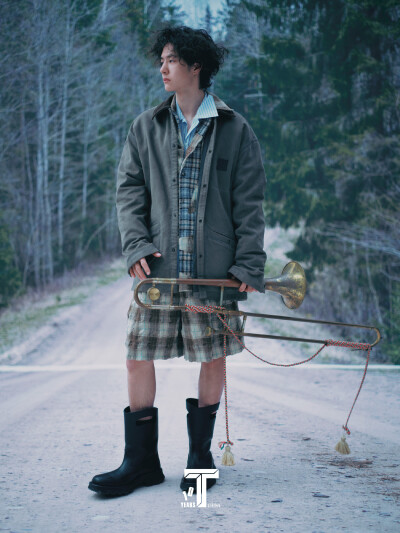 #王一博T锦绣12月刊封面#
#王一博纯粹素颜杂志大片#
#王一博一个人的狂欢杂志大片# ​​​