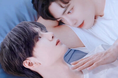 一个人为什么会喜欢喜欢上另一个人，至少不要那么喜欢吧，只是在自己头上犁拴缰.
我想带一人回云深不知处，带回去藏起来.
等待这个词其实很迷人，如果有谁愿意为你等待那一定是很幸福的，不管是家人还是爱人。虽然我…