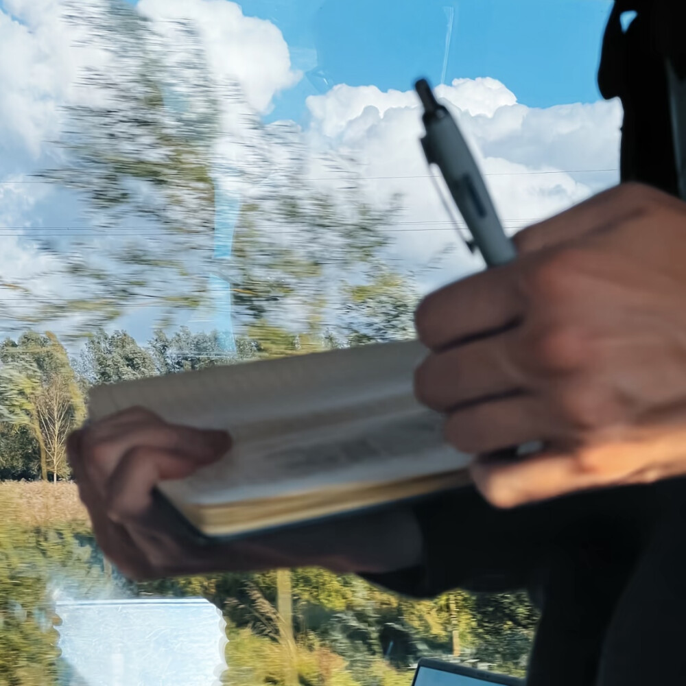 男生头像
人最后的顿悟就是什么都可以失去