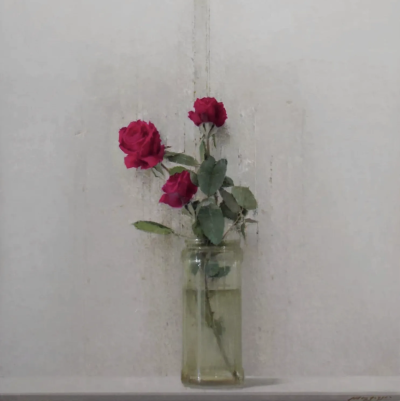 卡洛斯·莫拉戈是一位西班牙当代画家，以极具表现力的具象绘画和强烈的情绪张力而受到关注。在创作中，莫拉戈并不追求传统意义上的写实再现，而是更关注情绪与精神状态的真实。他通过变形、强化光影和粗粝的绘画肌理…