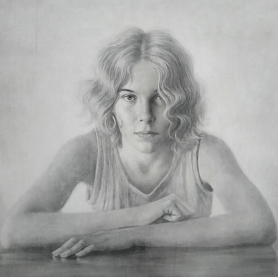 丹尼尔·韦扎尼是一位意大利当代画家，以高度凝练的具象语言和富有哲学意味的画面而受到关注。他的作品多围绕人物形象展开，画面气氛安静而紧张，人物常处于沉思、凝固或若有所思的状态，仿佛被置于时间暂停的瞬间。…