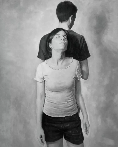 丹尼尔·韦扎尼是一位意大利当代画家，以高度凝练的具象语言和富有哲学意味的画面而受到关注。他的作品多围绕人物形象展开，画面气氛安静而紧张，人物常处于沉思、凝固或若有所思的状态，仿佛被置于时间暂停的瞬间。…