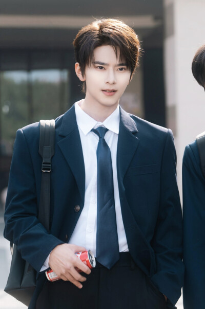 这个家我罩了 江跃辰