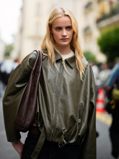 BY爱喝可乐的古娜小姐