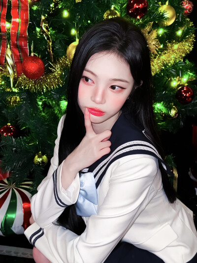 ian
我的爱就像圣诞树顶的星星
装饰到最后才能够献上真心。 